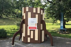 Holz-Skulptur als Klangoase