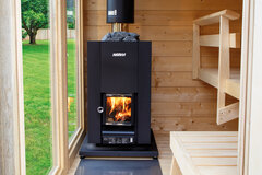 Ofen in einer Holzsauna