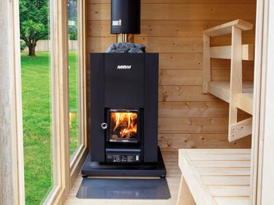 Ofen in einer Holzsauna