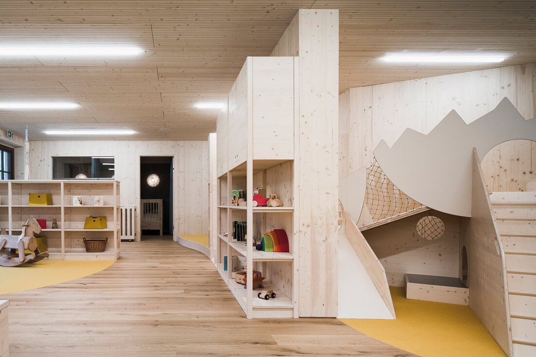 Traumkinderwelten aus Holz indoor