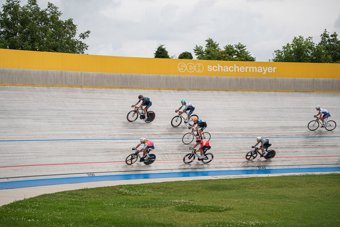 Bahnradfahrer im Velodrom