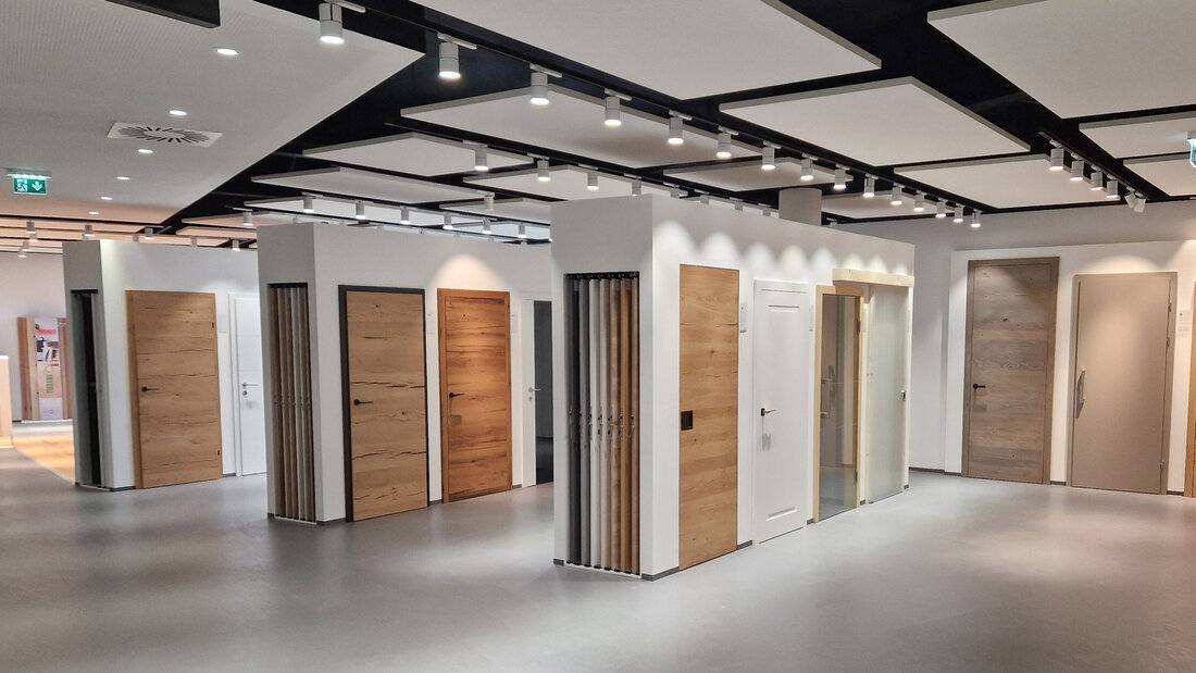 Schauraum mit Türenausstellung