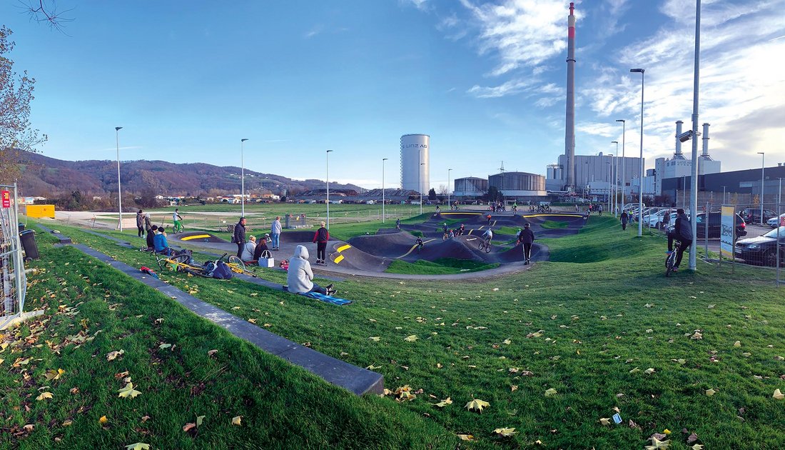 Pumptrack bei Tag