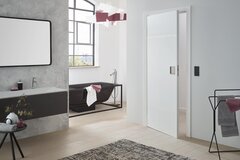 Badezimmer mit Innentür