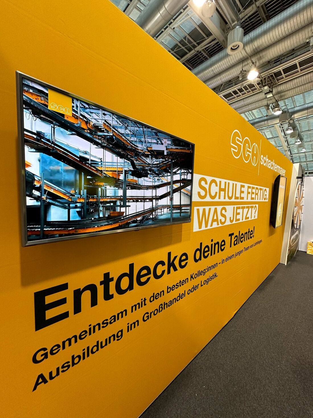 Moderner Messestand