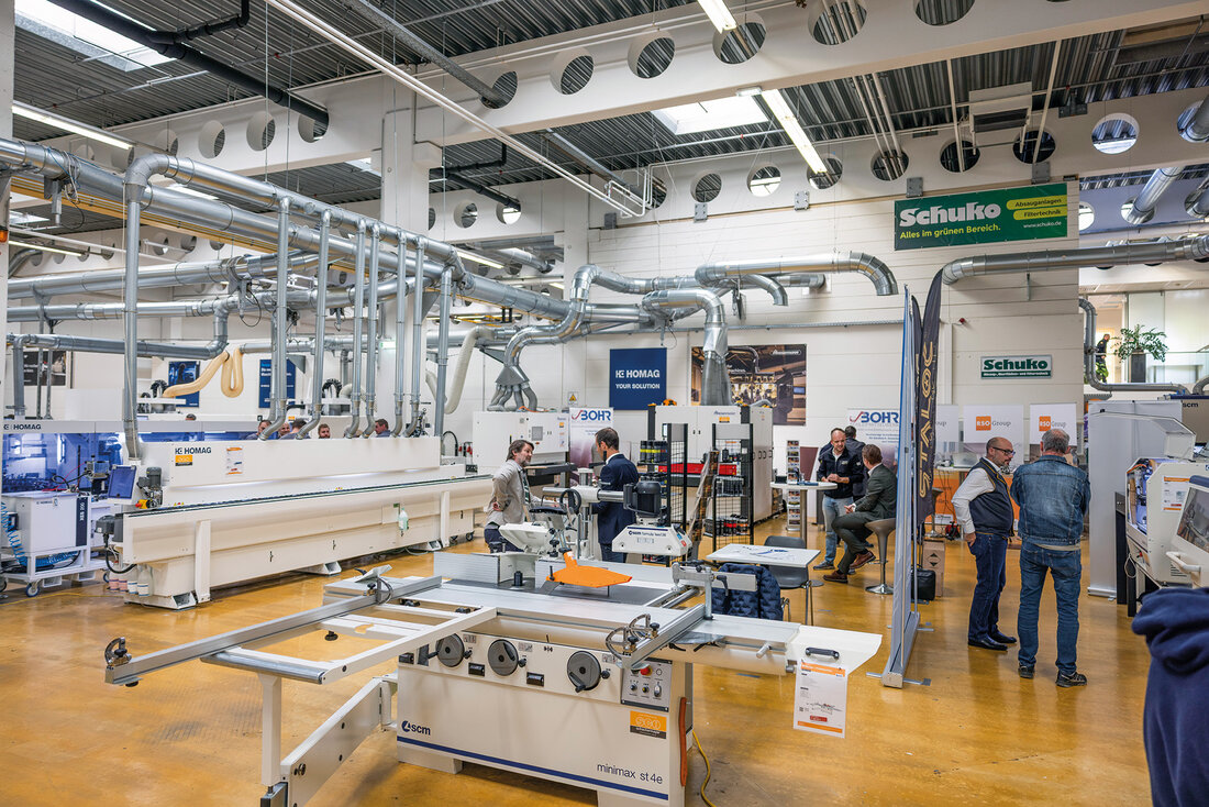 Maschinenzentrum mit Maschine