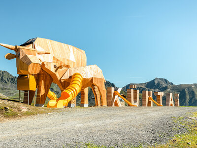 Überdimensionaler Spielplatz in Kühtai in Form einer Riesenkuh