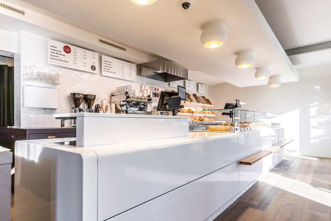 Bäckerei mit Metalltheke
