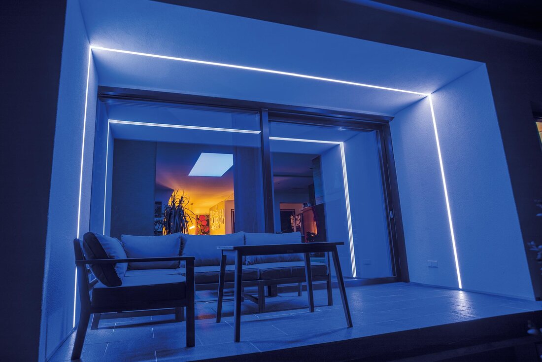 Raum blau beleuchtet