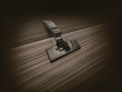 Schwarzer Blumbeschlag