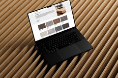 Geöffneter Laptop mit der C.online Landingpage