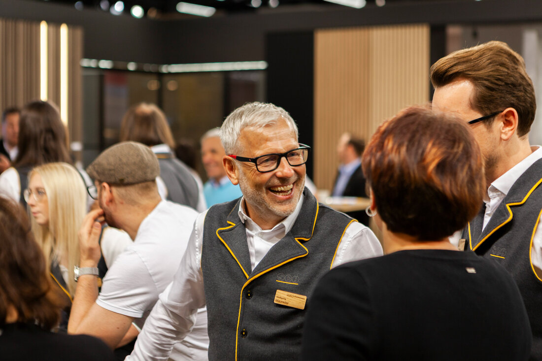 Wolfgang Maureder im Gespräch mit Kunden