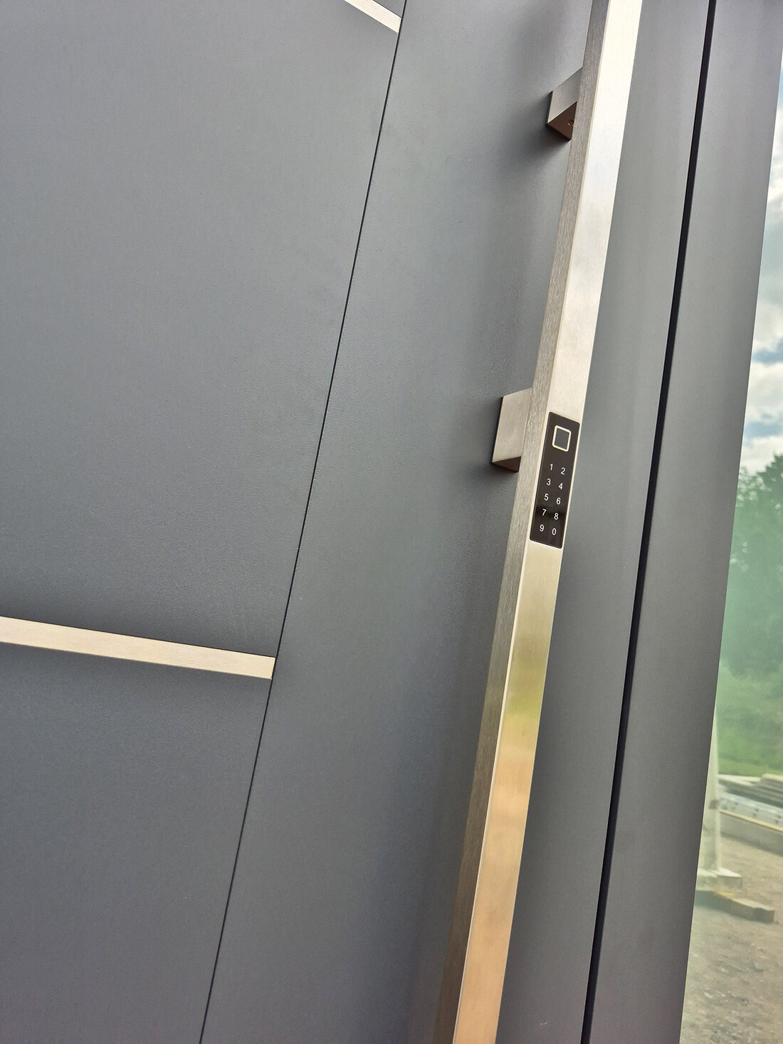 Inotherm Haustüre mit Fingerprint