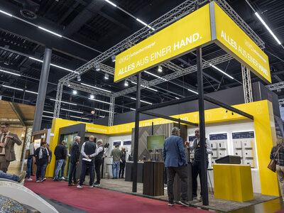 GAST 2026 Hotelausstattung: Schachermayer Stand in Gelb auf einer Messe