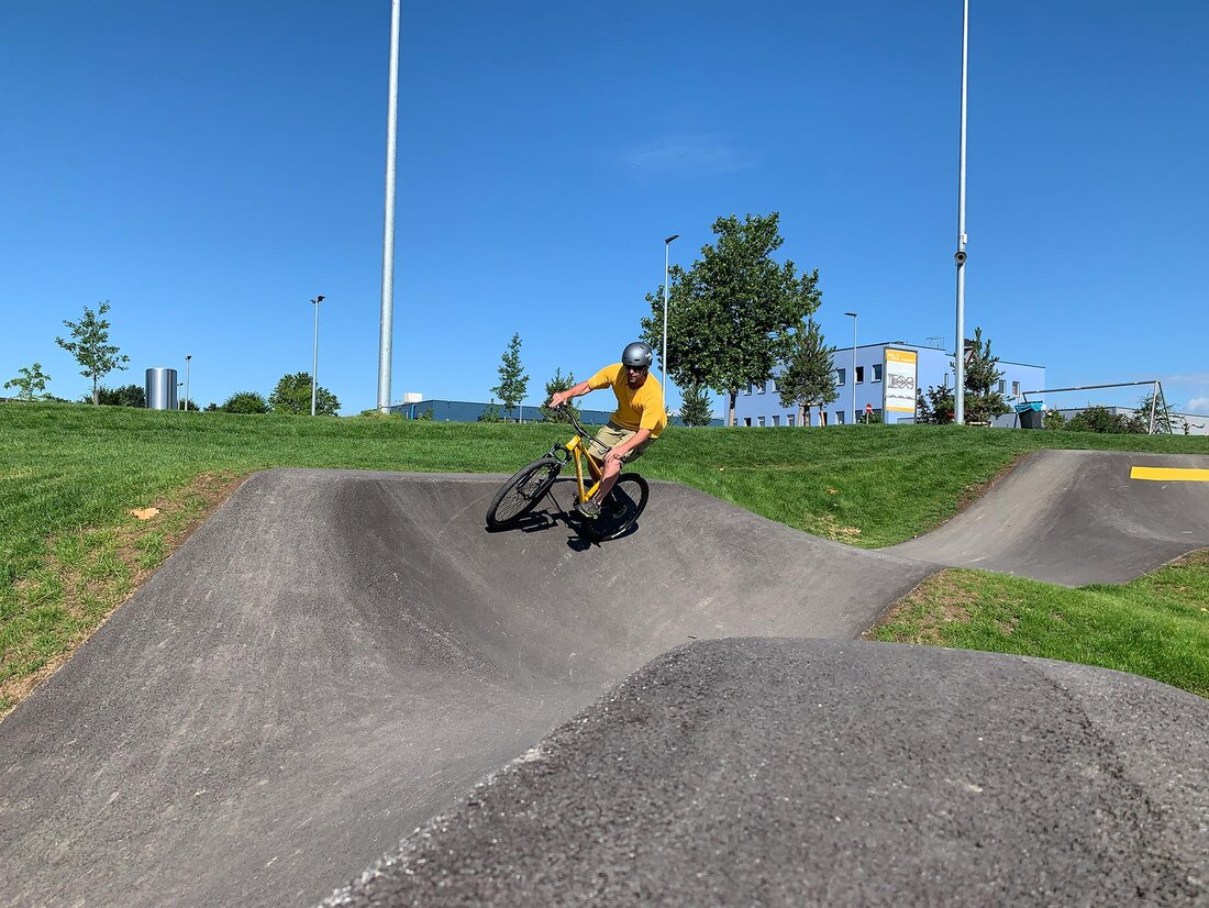 Pumptrack mit Fahrer