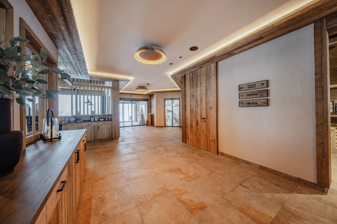 Restaurant mit Holzbereich