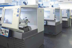 Maschinen in einer Halle