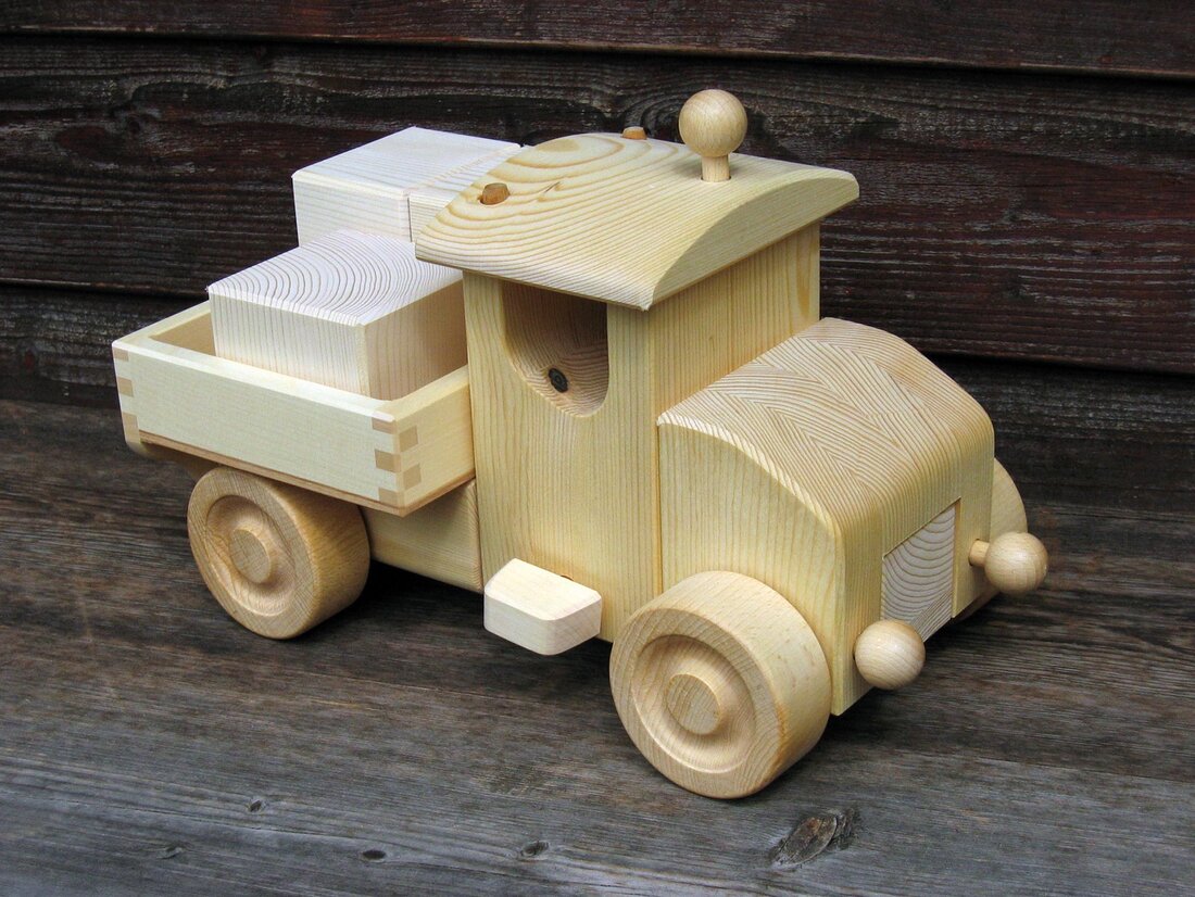 Holz-LKW