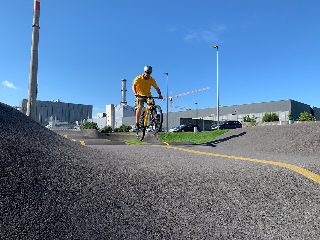 Pumptrack mit Fahrer