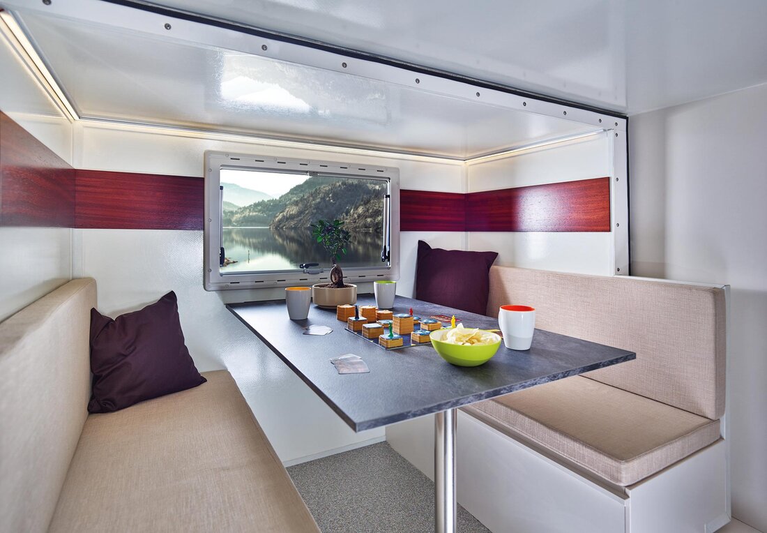 Camping innen Esstisch