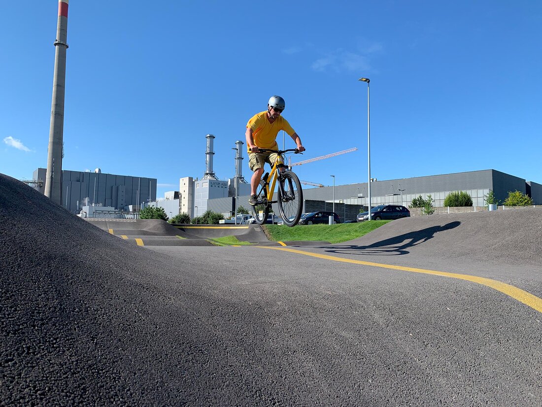 Pumptrack mit Fahrer