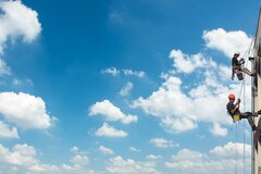 Industriekletterer in der Luft