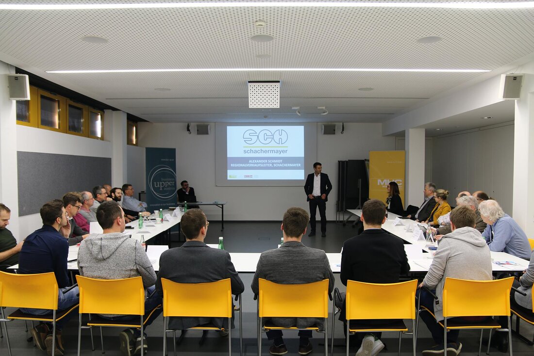 Gruppe bei Vortrag