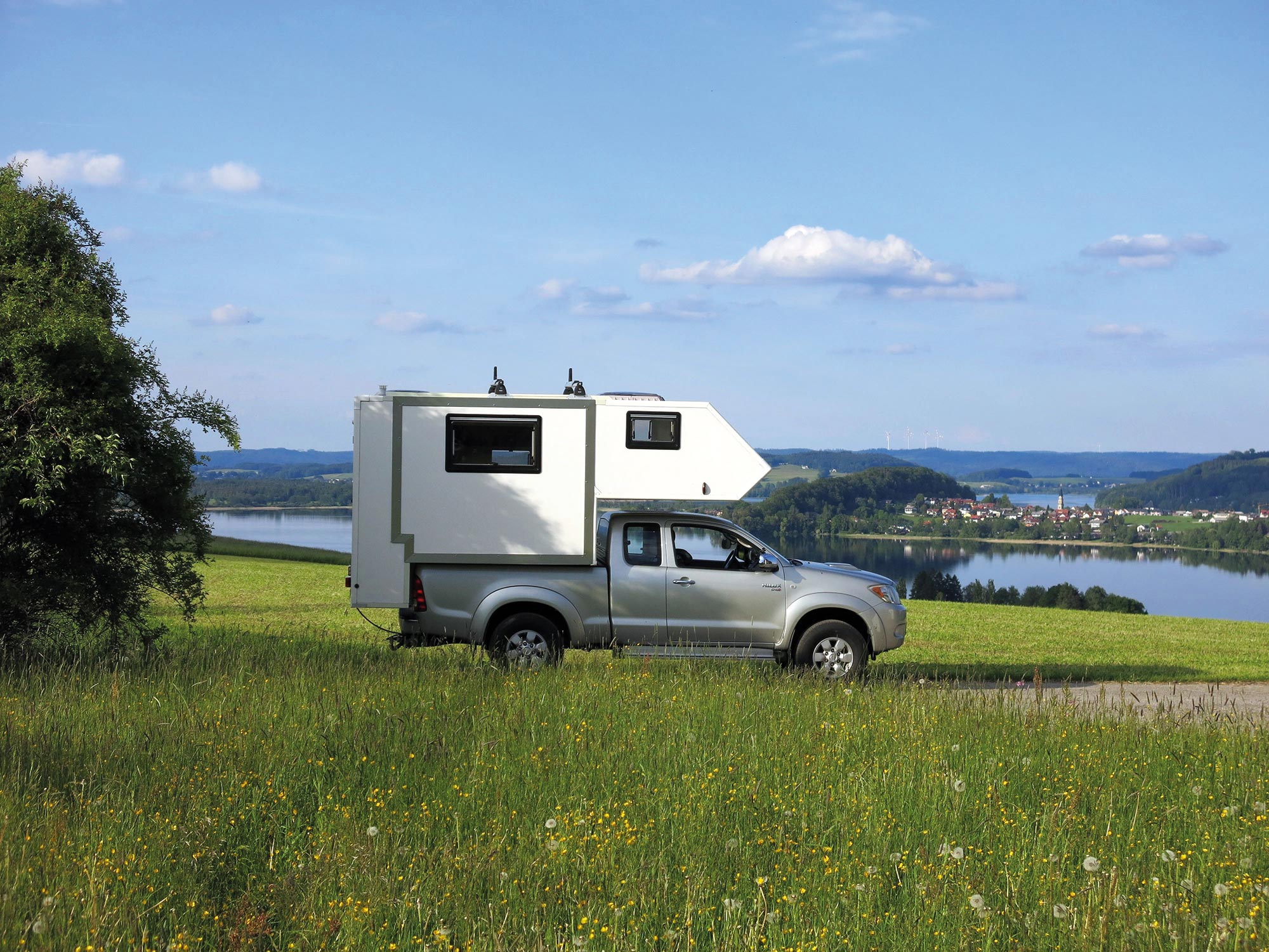 Pickup Camper vor See